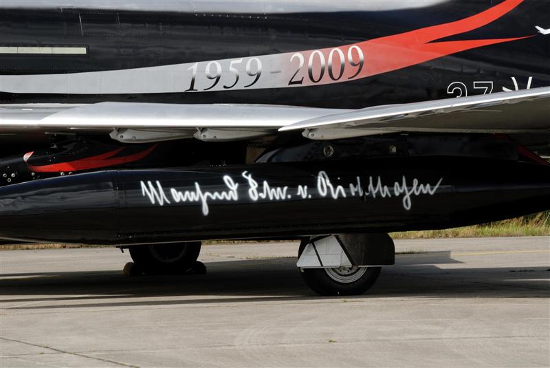The name of Manfred von Richthofen on the left fuel tank.jpg